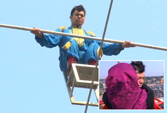 Akrobatik China Pecahkan Rekor 72 Jam di Ketinggian 49   Meter